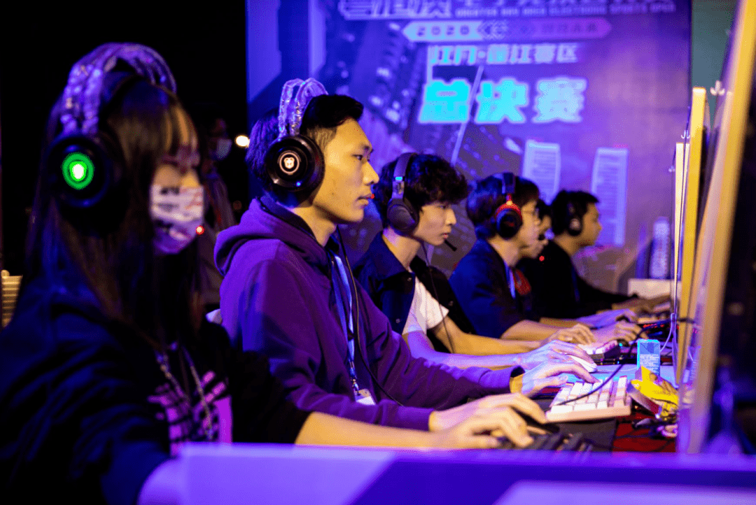 她还会利用 她还会利用